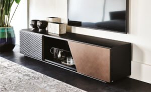 Meuble TV design haut de gamme Aston TV par Cattelan Italia, portes cuir matelassé et Brushed Bronze, disponible chez D-Style Interior