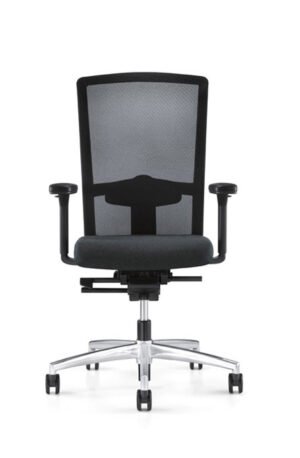 Goal-Air 172G d’Interstuhl allie design aérien, ergonomie avancée et confort respirant grâce à son dossier en maille et son assise rembourrée. Disponible chez D-Style Interior.