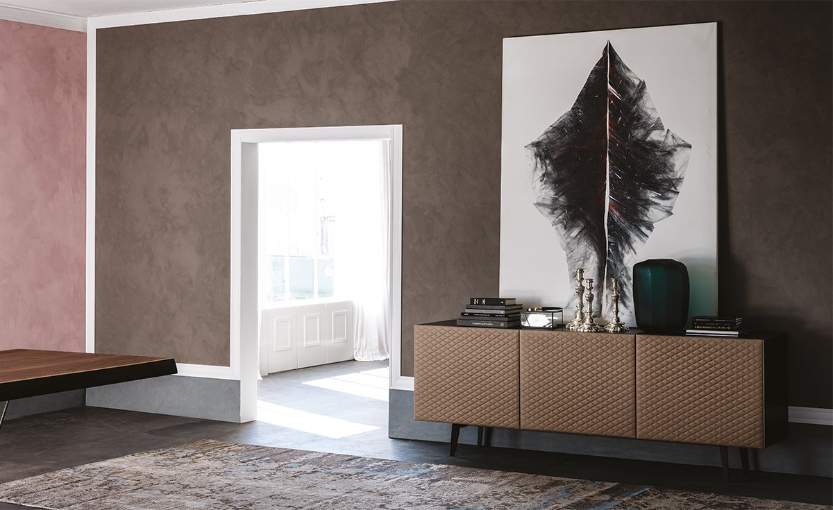Buffet design haut de gamme Absolut par Cattelan Italia, capitonnage cuir matelassé avec structure laquée, disponible chez D-Style Interior