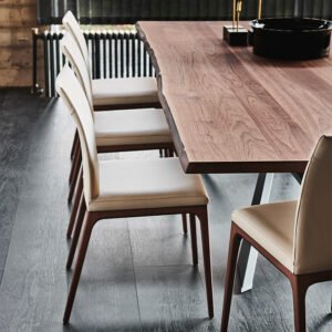 Spyder Wood table design haut de gamme par Cattelan Italia. Élégante et sculpturale, elle apporte chaleur et sophistication à votre intérieur. Disponible chez D-Style Interior.
