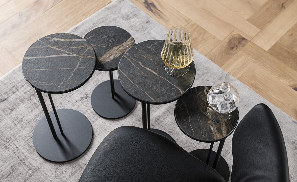 Table basse design haut de gamme Sting Cattelan Italia, plateau céramique Marmi sur base acier embouti, disponible chez D-Style Interior.