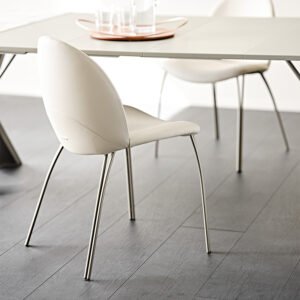 Holly Chaise design élégante aux lignes courbes et raffinées, signée Cattelan Italia, alliant confort et style contemporain. Disponible chez D-Style Interior.