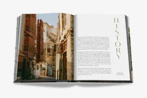 Livre design haut de gamme Saudi Arabia: Jeddah Al-Balad par Assouline, édition Classics sous étui luxueux, disponible chez D-Style Interior.