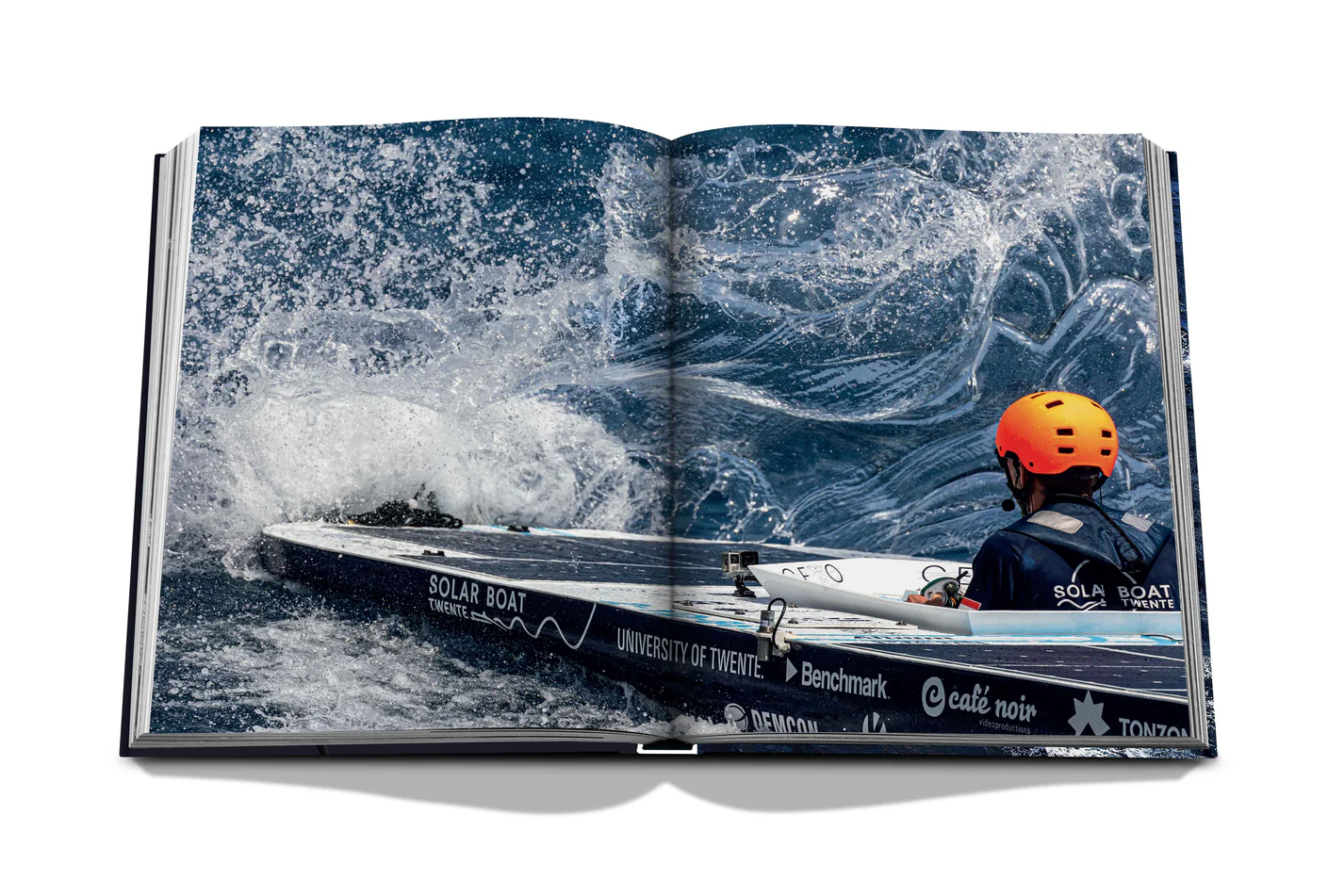 Livre design haut de gamme Yacht Club De Monaco par Assouline, édition Classics, disponible chez D-Style Interior.
