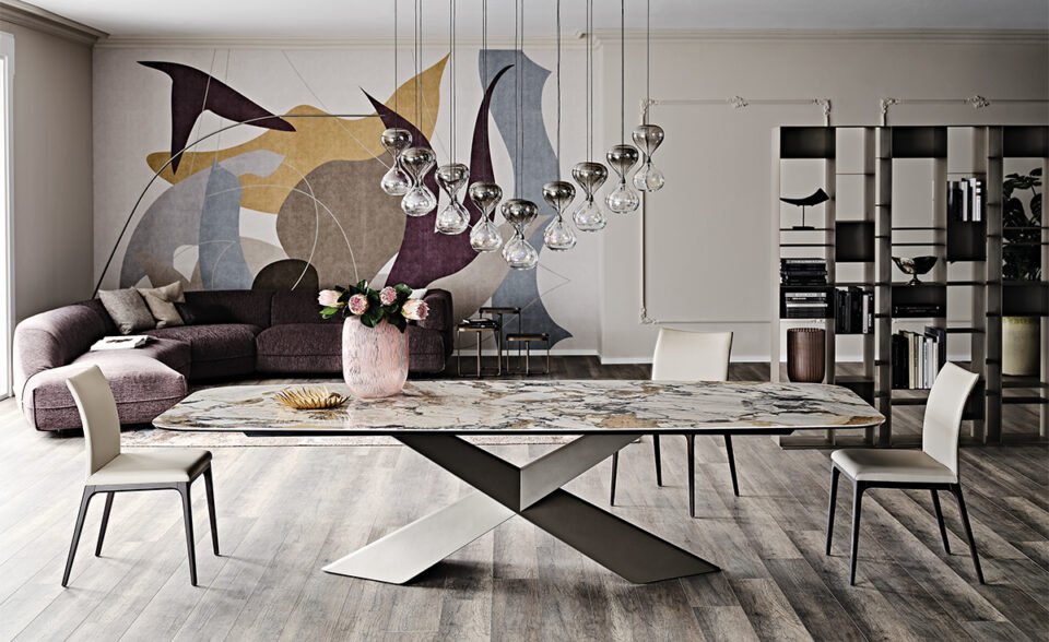 Tyron Keramik table design haut de gamme par Cattelan Italia avec base en acier embossé et plateau en céramique Marmi. Disponible chez D-Style Interior.