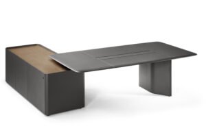 Trust | Bureaux design haut de gamme Regular Poltrona Frau par Lievore – Altherr – Park, design italien haut de gamme avec plateau en cuir Pelle Frau® ou Techno Wood, disponible chez D-Style Interior