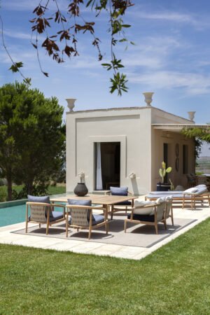 Canapé design haut de gamme The Secret Garden par Poltrona Frau, structure teck massif avec tissage bicolore, disponible chez D-Style Interior