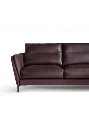 Canapé design haut de gamme Bretagne Gran Comfort par Poltrona Frau, rembourrage structuré avec lignes enveloppantes, disponible chez D-Style Interior