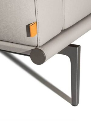 Canapé design haut de gamme Happy Jack par Poltrona Frau, base aluminium gainée cuir avec modularité inclinable, disponible chez D-Style Interior