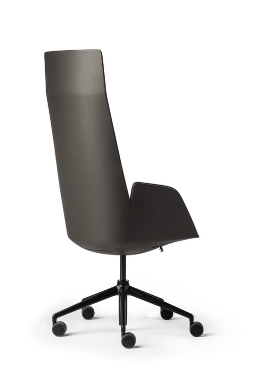Cercle | Chaise de bureau Poltrona Frau, design ergonomique par Lievore - Altherr - Park, revêtement cuir Pelle Frau®. Disponible chez D-Style Interior.