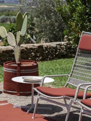 Bob Outdoor Table basse design haut de gamme Poltrona Frau, acier inoxydable laqué, élégante et résistante, disponible chez D-Style Interior.