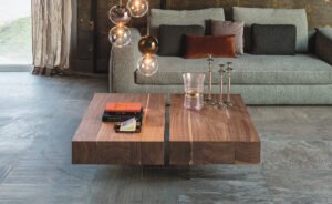 Table basse design haut de gamme Lingotto par Cattelan Italia, plateau noyer Canaletto et base méthacrylate transparent, disponible chez D-Style Interior.