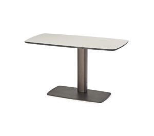 RUN Leather Bureau design compact avec base en acier laqué gaufré et plateau en cuir raffiné. Élégance et savoir-faire italien. Disponible chez D-Style Interior