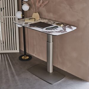 RUNNER Keramik Bureau design ajustable en hauteur avec plateau en céramique Marmi et structure en acier laqué gaufré. Disponible chez D-Style Interior.