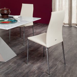 MAYA FLEX ML Chaise design avec dossier flexible et structure en acier personnalisable, revêtement en tissu ou cuir. Disponible chez D-Style Interior.