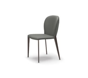 NANCY ML Chaise design avec structure en acier et pieds fins, revêtement en tissu ou cuir haut de gamme. Disponible chez D-Style Interior.
