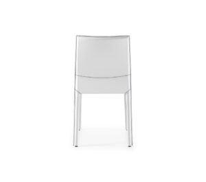 MARGOT Chaise design en cuir avec structure métallique et coutures raffinées. Design élégant et confortable. Disponible chez D-Style Interior.