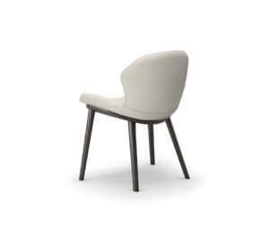Rachel Wood Chaise en frêne massif avec assise rembourrée et design contemporain signé Cattelan Italia. Disponible chez D-Style Interior.
