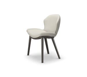 Rachel Wood Chaise en frêne massif avec assise rembourrée et design contemporain signé Cattelan Italia. Disponible chez D-Style Interior.