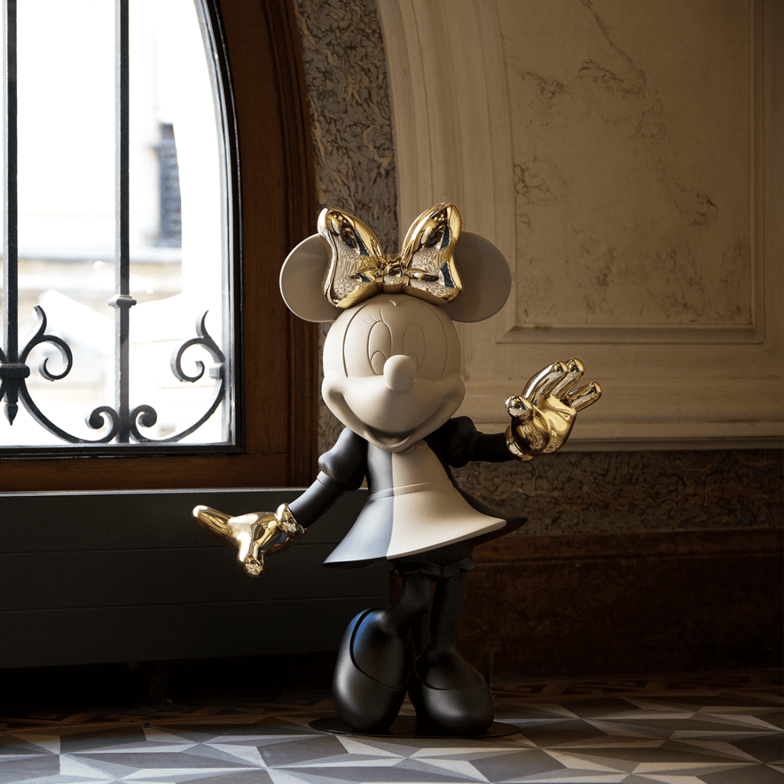 Minnie by Kelly Medium, Sculpture design haut de gamme Leblon Delienne x Kelly Hoppen, élégante et contemporaine, disponible chez D-Style Interior