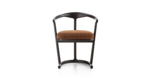 Mora chaise design haut de gamme par Vittoria Frigerio avec structure en frêne massif et assise rembourrée. Disponible chez D-Style Interior.