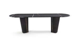 Monroy table haut de gamme en marbre avec pieds en voiles inversées et inserts métalliques contrastés. Élégante, géométrique et raffinée. Disponible chez D-Style Interior.