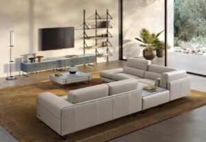 Oliver de Gamma Arredamenti, un meuble TV en cuir raffiné et personnalisable, alliant élégance, fonctionnalité et savoir-faire italien. Disponible chez D-Style Interior.