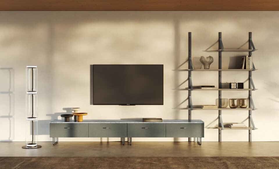Oliver de Gamma Arredamenti, un meuble TV en cuir raffiné et personnalisable, alliant élégance, fonctionnalité et savoir-faire italien. Disponible chez D-Style Interior.