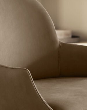 Medea, une chaise design en cuir signée Gamma Arredamenti. Élégante, confortable et moderne, disponible chez D-Style Interior.