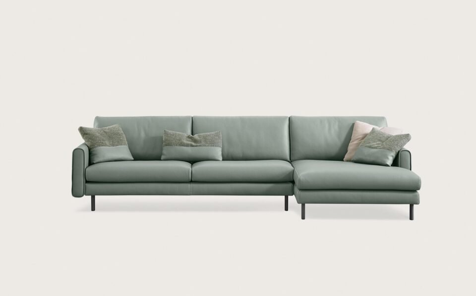 Summer canapé design haut de gamme par Gamma Arredamenti avec dossier ajustable et tablettes latérales élégantes. Disponible chez D-Style Interior.
